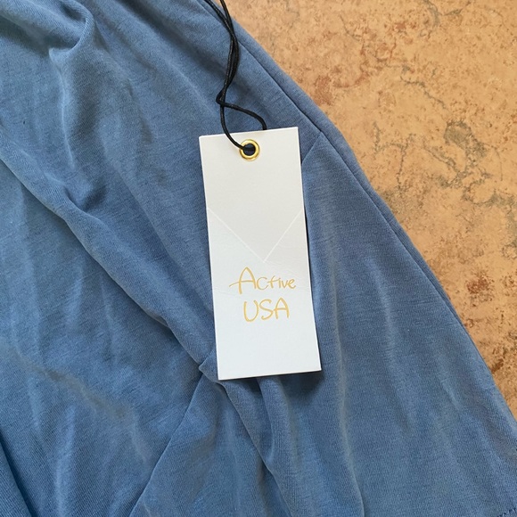 Brand new Active USA top - Picture 3 of 4